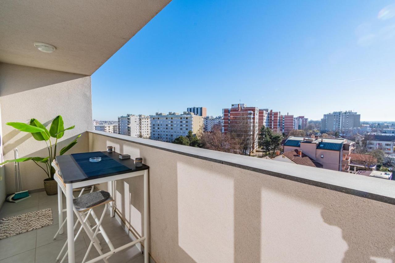 Flexible Selfcheckins 30 - Zagreb - Garage - Electric Vehicle Ccharger - Big Loggia - New - Apartments Repinc 30 Ngoại thất bức ảnh
